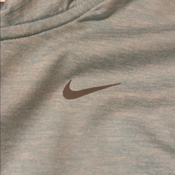 NIKE || Light Blue Dri-Fit - Picture 3 of 5